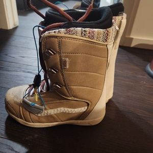 Ladies Vans Snowboard Boots
